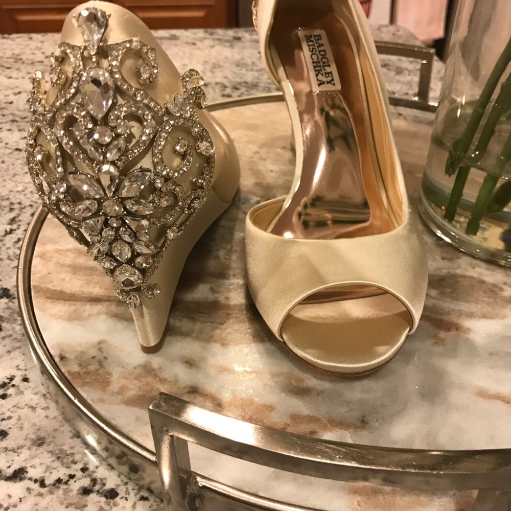 Badgley Mischka Collection - Picture 8 of 8